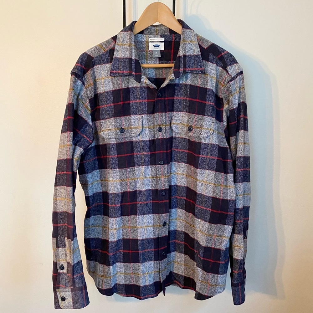 Old Navy men’s flannel button-down shirt NWT